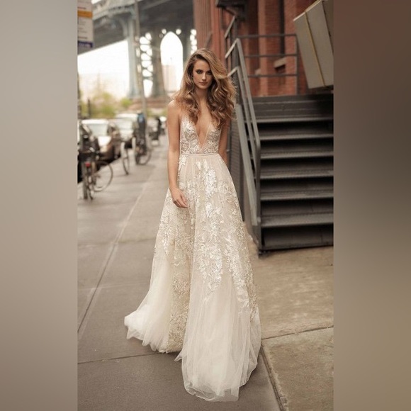 BERTA Dresses Berta 812 Lace Wedding Gown Poshmark